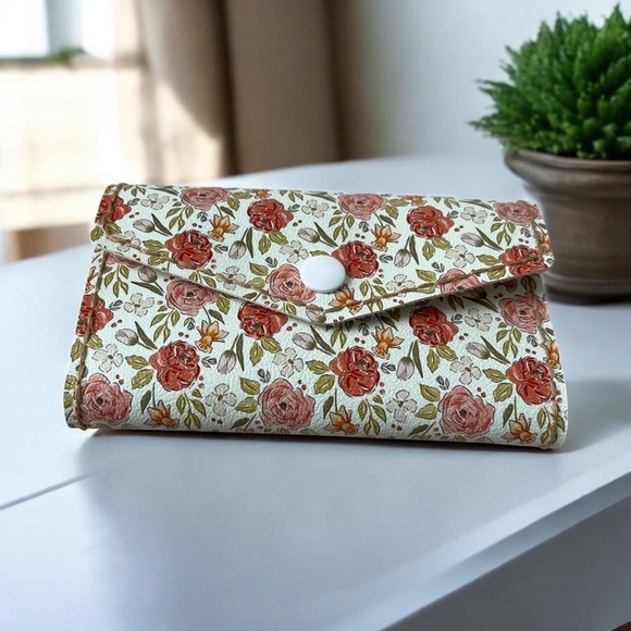 3pc Floral Travel Kit - Picture 2 of 7